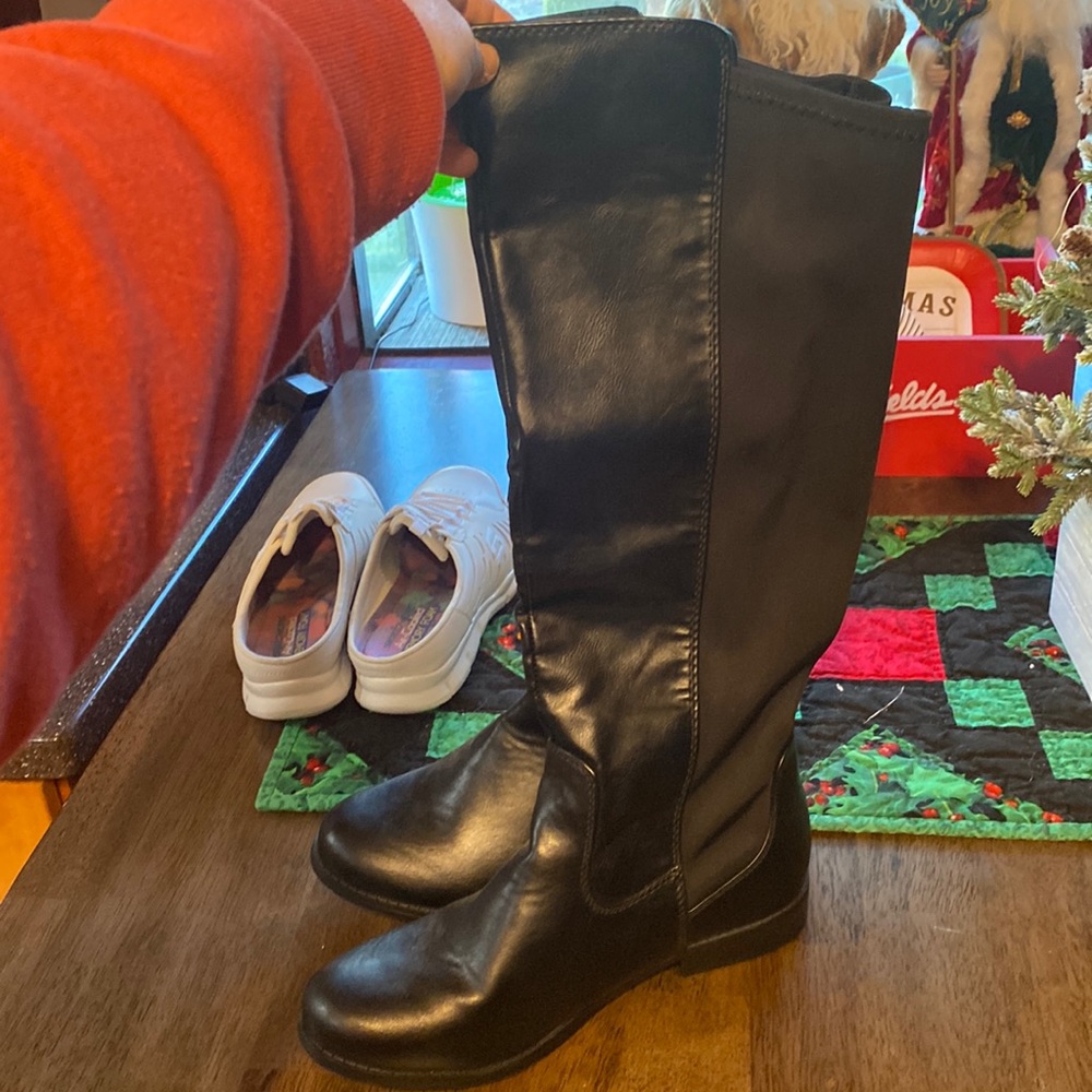 Women’s 9 rampage black boots